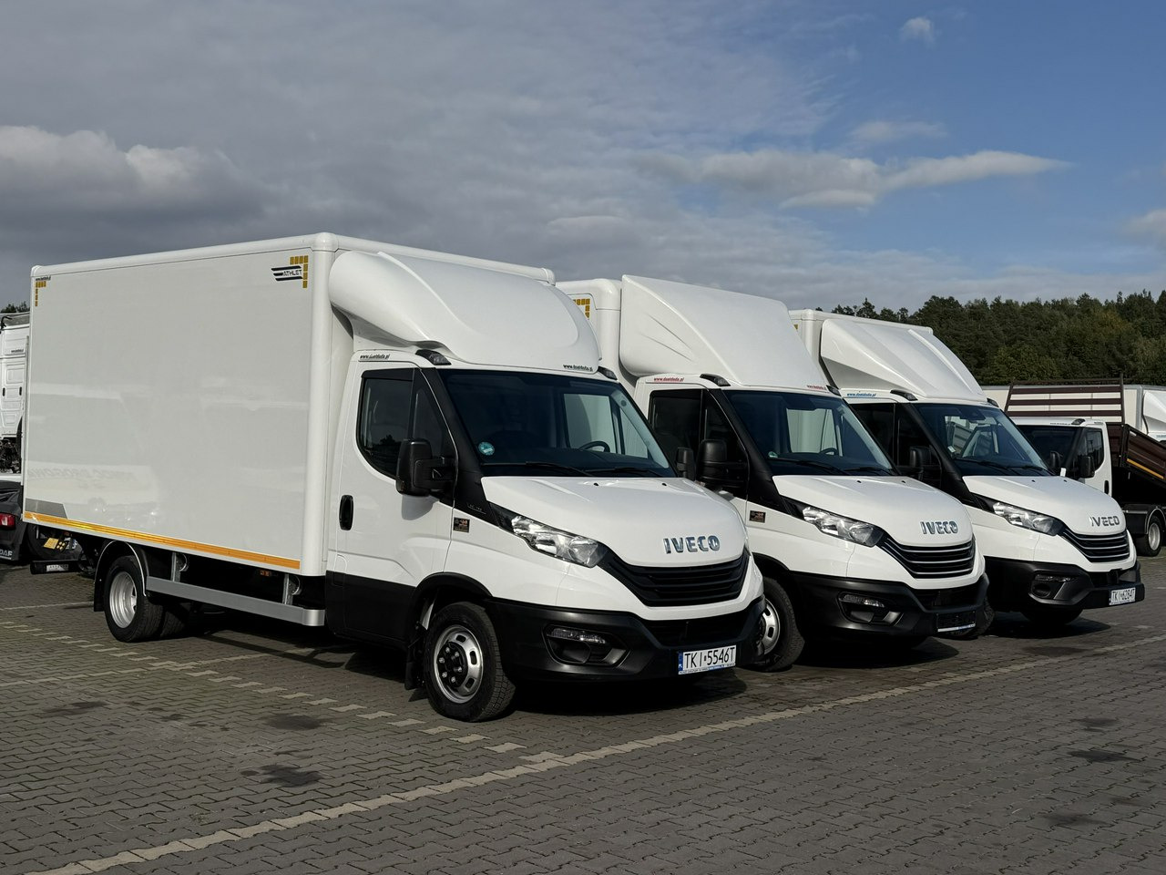 Iveco Daily 35C16 V - Dobozos kisteherautó: 1 kép. Iveco Daily 35C16 V - Dobozos kisteherautó: 1 kép.