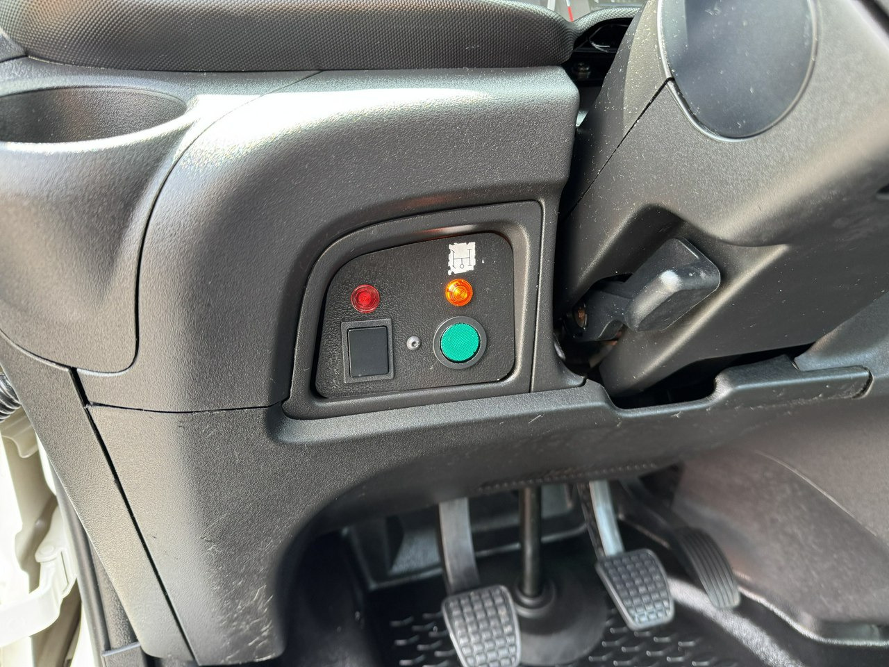 Emelőkosaras teherautó Iveco Daily 35S14: 26 kép.