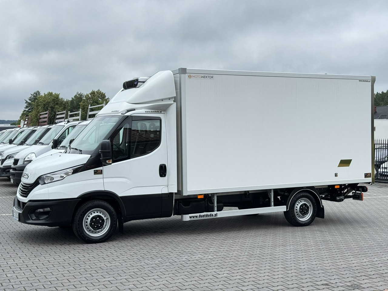 Iveco Daily 35S16 V - Hűtős kisteherautó: 3 kép. Iveco Daily 35S16 V - Hűtős kisteherautó: 3 kép.