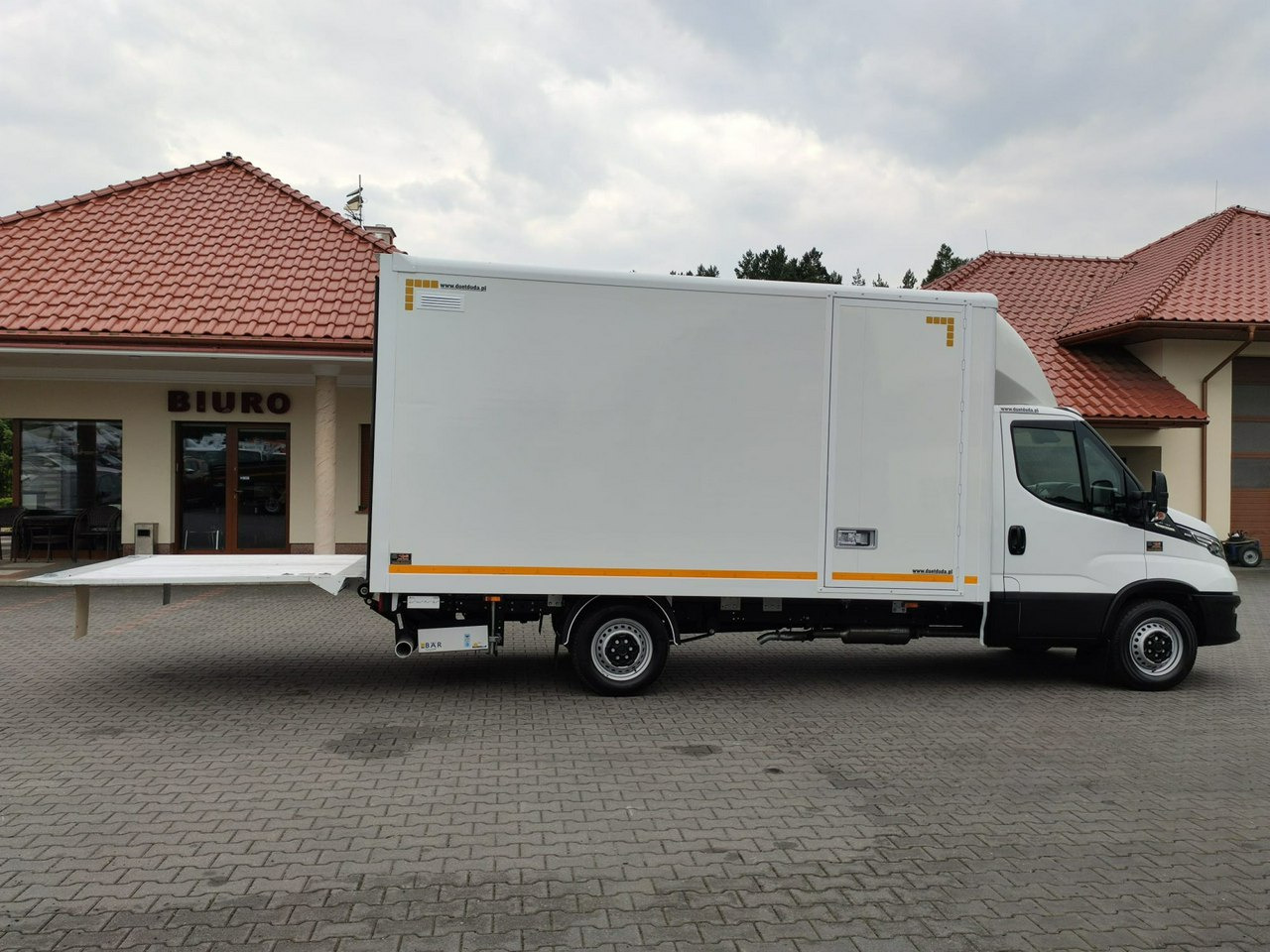 Iveco Daily 35S16S V - Dobozos kisteherautó: 1 kép. Iveco Daily 35S16S V - Dobozos kisteherautó: 1 kép.