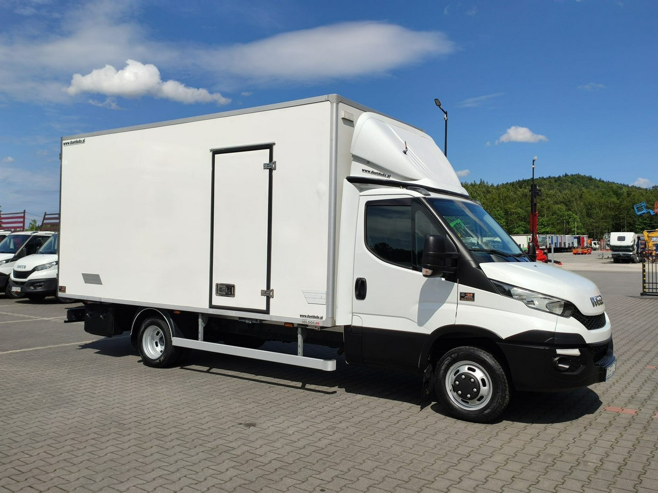 Iveco Daily 50C15 V - Dobozos kisteherautó: 3 kép. Iveco Daily 50C15 V - Dobozos kisteherautó: 3 kép.