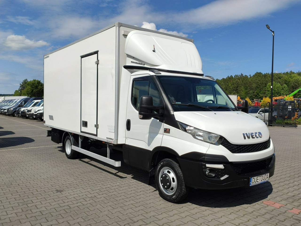 Iveco Daily 50C15 V - Dobozos kisteherautó: 1 kép. Iveco Daily 50C15 V - Dobozos kisteherautó: 1 kép.