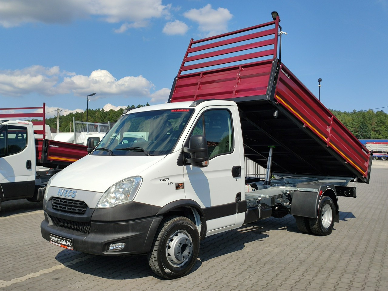 Iveco Daily 70C18 V H - Billenőplatós kisteherautó: 3 kép. Iveco Daily 70C18 V H - Billenőplatós kisteherautó: 3 kép.