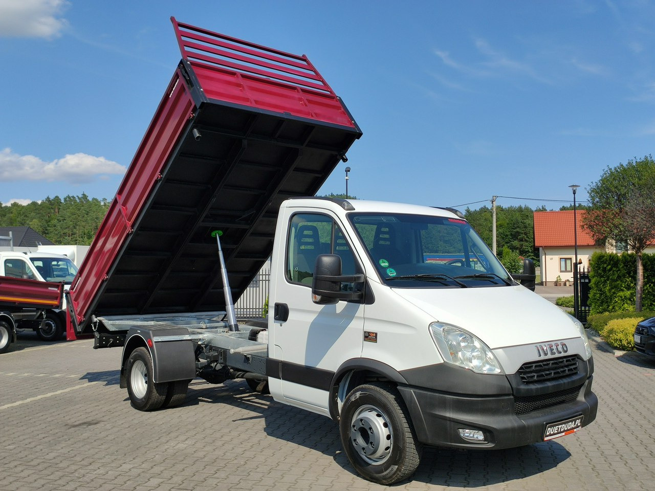 Iveco Daily 70C18 V H - Billenőplatós kisteherautó: 5 kép. Iveco Daily 70C18 V H - Billenőplatós kisteherautó: 5 kép.