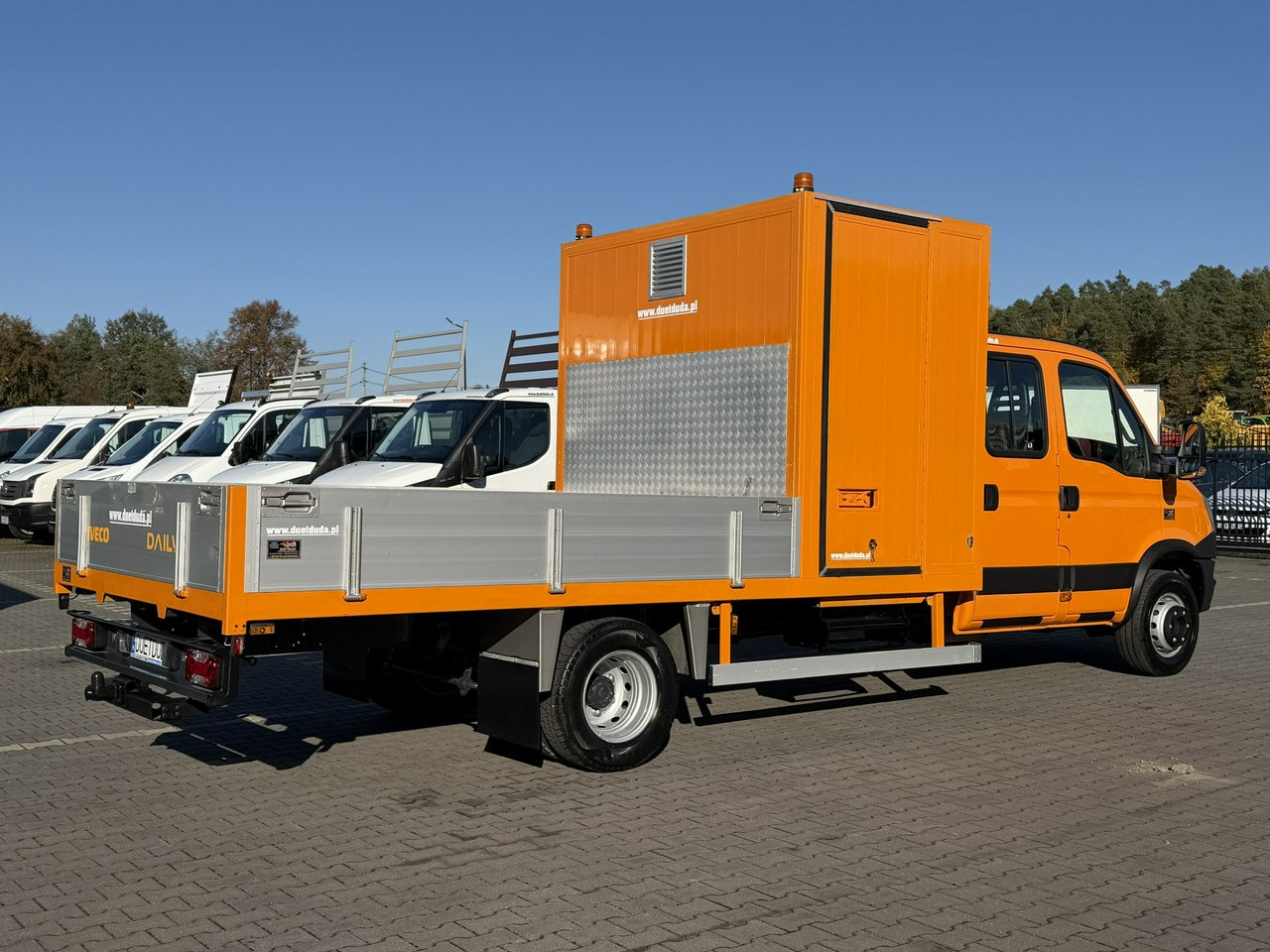 Iveco Daily 70C18 V H - Platós kisteherautó, Duplakabinos kisteherautó: 4 kép. Iveco Daily 70C18 V H - Platós kisteherautó, Duplakabinos kisteherautó: 4 kép.