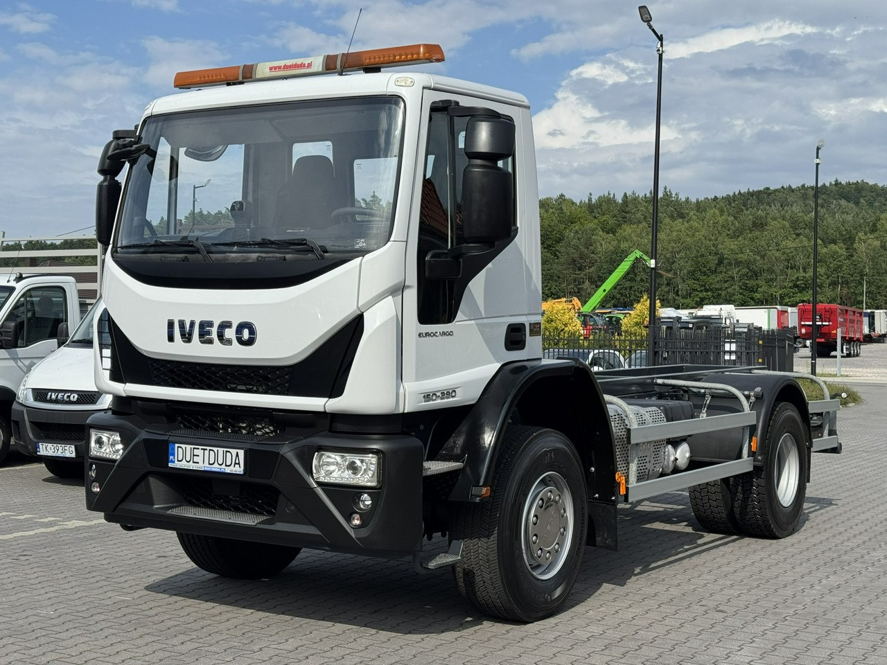 Iveco Eurocargo 150-280 Rama 550cm Napęd 4x4 Reduktor + Blokady - Alvaz teherautó: 3 kép. Iveco Eurocargo 150-280 Rama 550cm Napęd 4x4 Reduktor + Blokady - Alvaz teherautó: 3 kép.