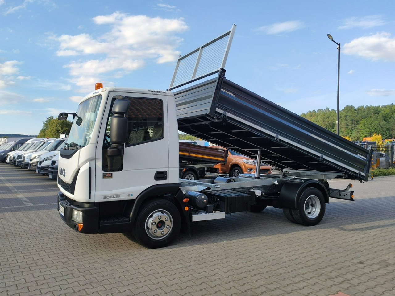 Iveco Eurocargo 80EL18 E5 Super Stan UNIKAT !!! - Billenőplatós teherautó: 3 kép. Iveco Eurocargo 80EL18 E5 Super Stan UNIKAT !!! - Billenőplatós teherautó: 3 kép.