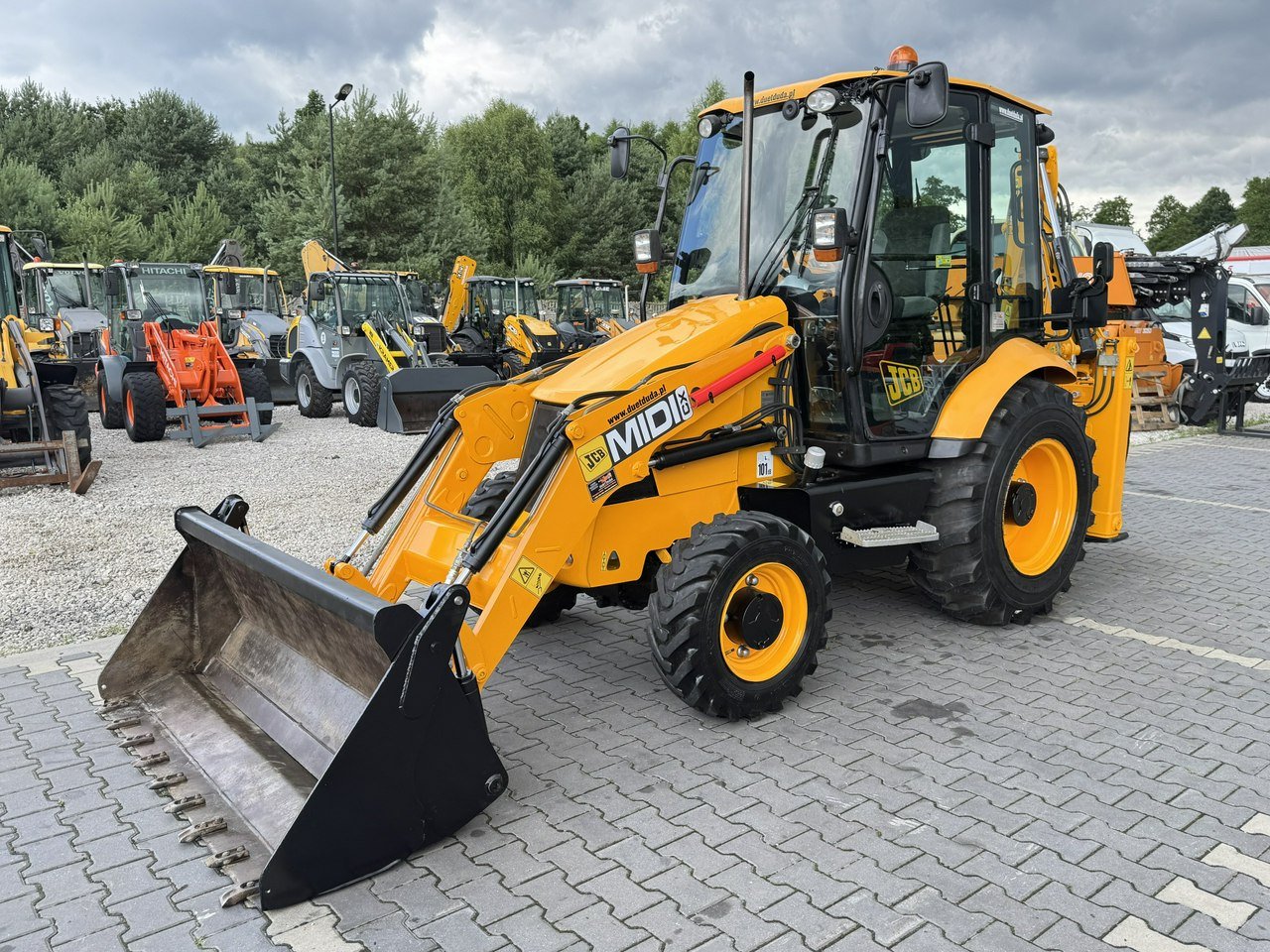 JCB MIDI CX Szybkozłącze Nowe Opony bez luzów i wycieków Super Stan - Kotrórakodó: 4 kép. JCB MIDI CX Szybkozłącze Nowe Opony bez luzów i wycieków Super Stan - Kotrórakodó: 4 kép.