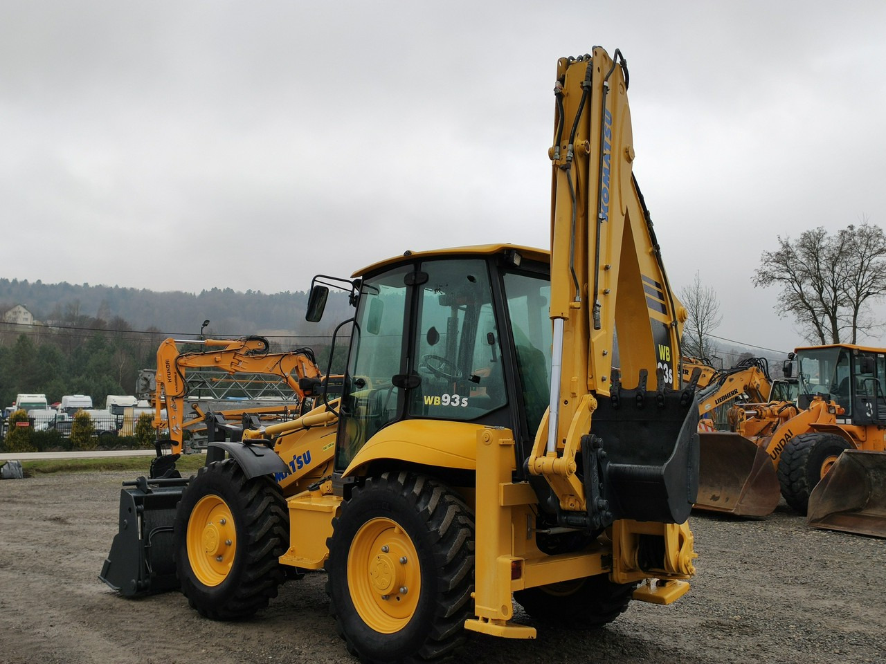 Komatsu WB 93S-5E0 Bez Luzów Zadbana Sprawna Super Stan !!! - Kotrórakodó: 4 kép. Komatsu WB 93S-5E0 Bez Luzów Zadbana Sprawna Super Stan !!! - Kotrórakodó: 4 kép.