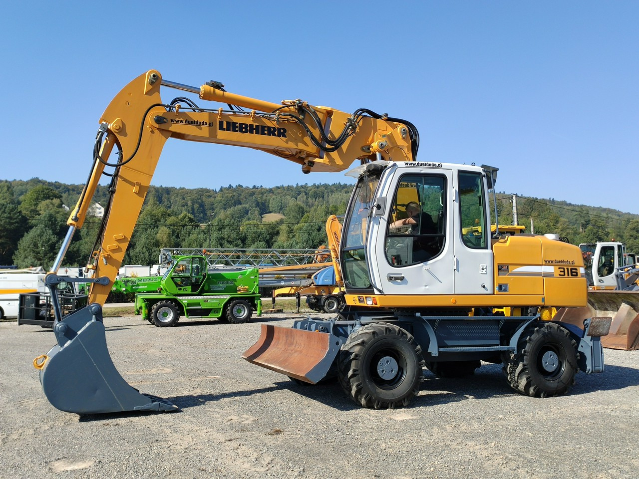 Gumikerekes kotró Liebherr A316 Maszyna po Pełnym Tulejowaniu Bez Luzów i Wycieków: 6 kép.