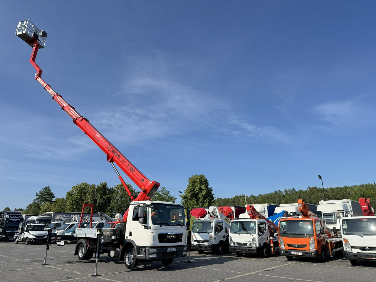 MAN TGL 7.150 Zwyżka Ruthmann T330 33-Metry DMC 7500KG 21m w Bok - Emelőkosaras teherautó: 5 kép. MAN TGL 7.150 Zwyżka Ruthmann T330 33-Metry DMC 7500KG 21m w Bok - Emelőkosaras teherautó: 5 kép.