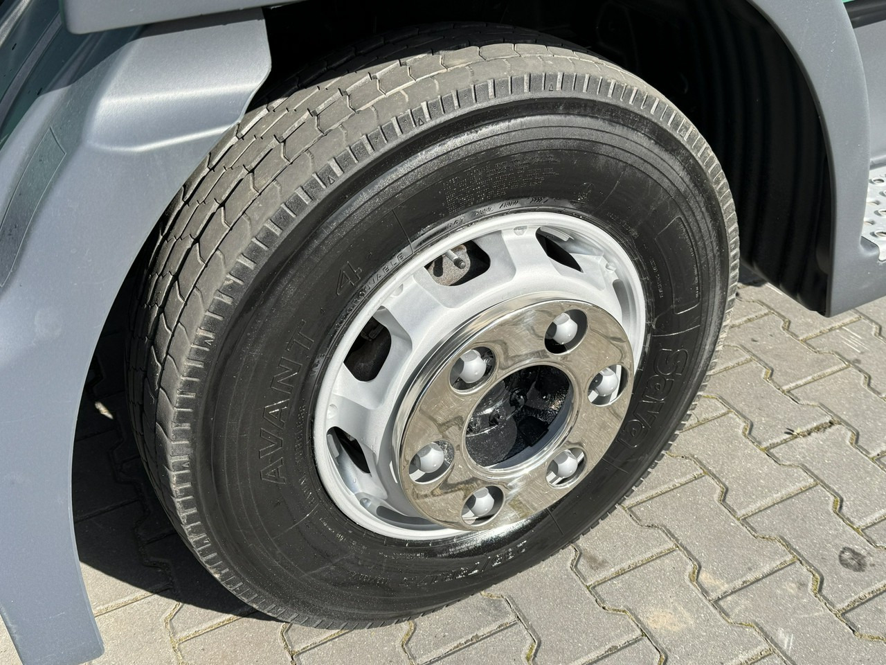 MAN TGL 8.180 Zwyżka Bison Palfinger TKA 30KS - Emelőkosaras teherautó: 2 kép. MAN TGL 8.180 Zwyżka Bison Palfinger TKA 30KS - Emelőkosaras teherautó: 2 kép.