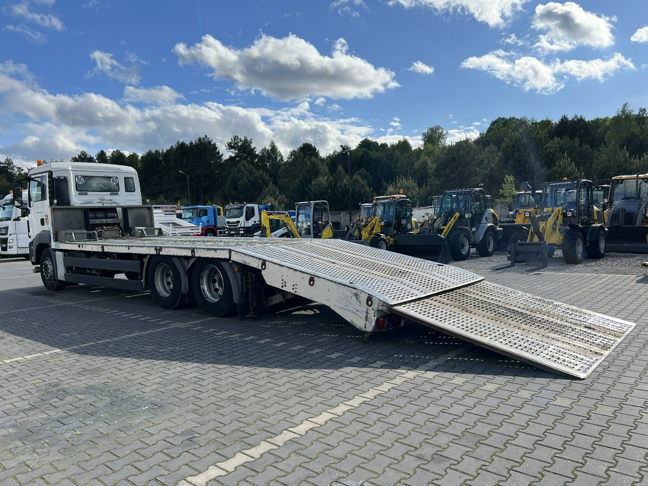MAN TGS 28.360 6x2 Najazd Hydrauliczny Laweta Ciężarowa - Vontató: 3 kép. MAN TGS 28.360 6x2 Najazd Hydrauliczny Laweta Ciężarowa - Vontató: 3 kép.