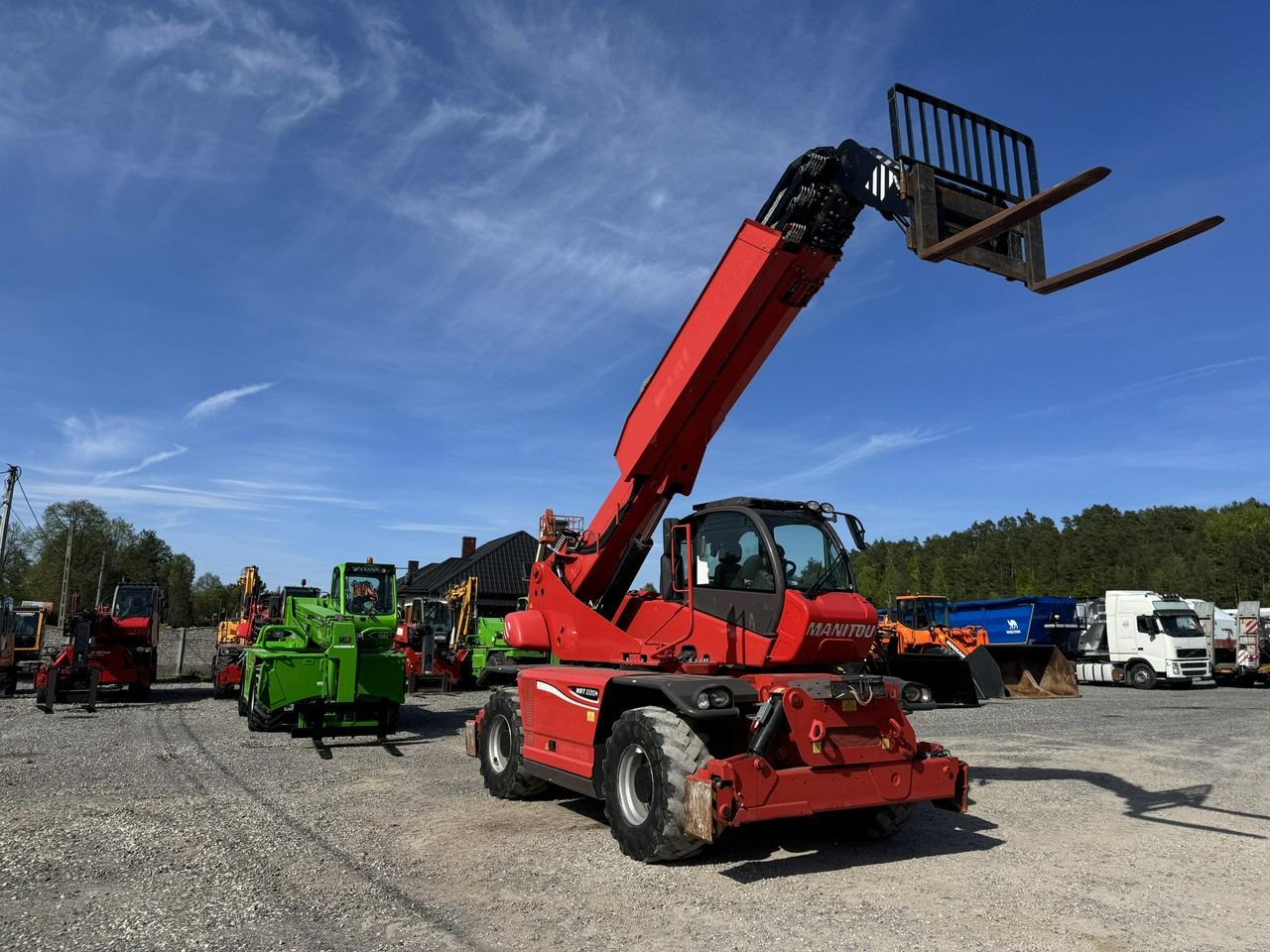Manitou MRT 2150 + ROTO Ładowarka Teleskopowa Obrotowa 2550 - Teleszkópos rakodó: 2 kép. Manitou MRT 2150 + ROTO Ładowarka Teleskopowa Obrotowa 2550 - Teleszkópos rakodó: 2 kép.