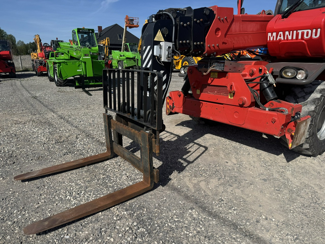 Manitou MRT 2150 + ROTO Ładowarka Teleskopowa Obrotowa 2550 - Teleszkópos rakodó: 4 kép. Manitou MRT 2150 + ROTO Ładowarka Teleskopowa Obrotowa 2550 - Teleszkópos rakodó: 4 kép.