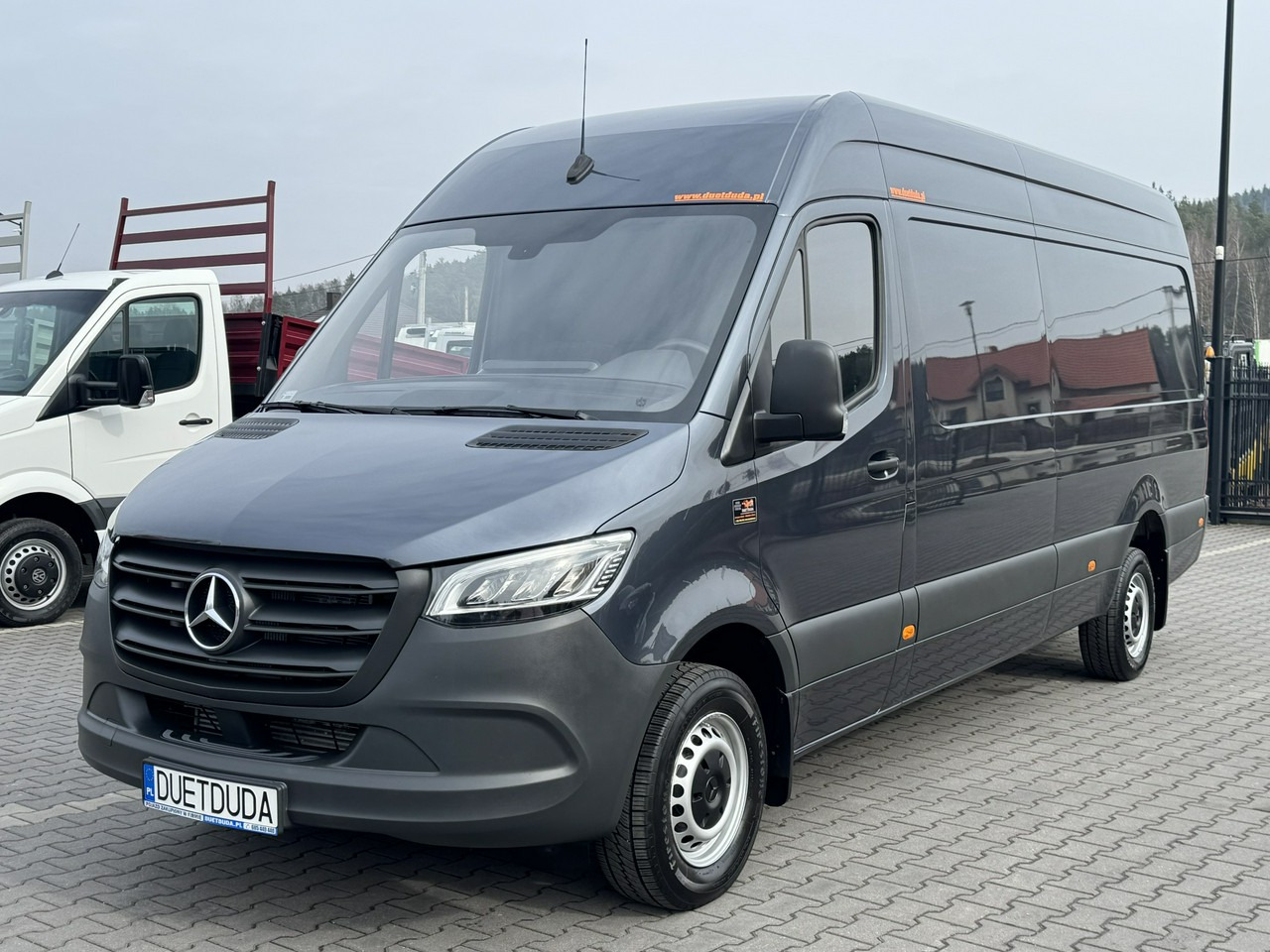 Mercedes 319 - Furgon: 3 kép. Mercedes 319 - Furgon: 3 kép.