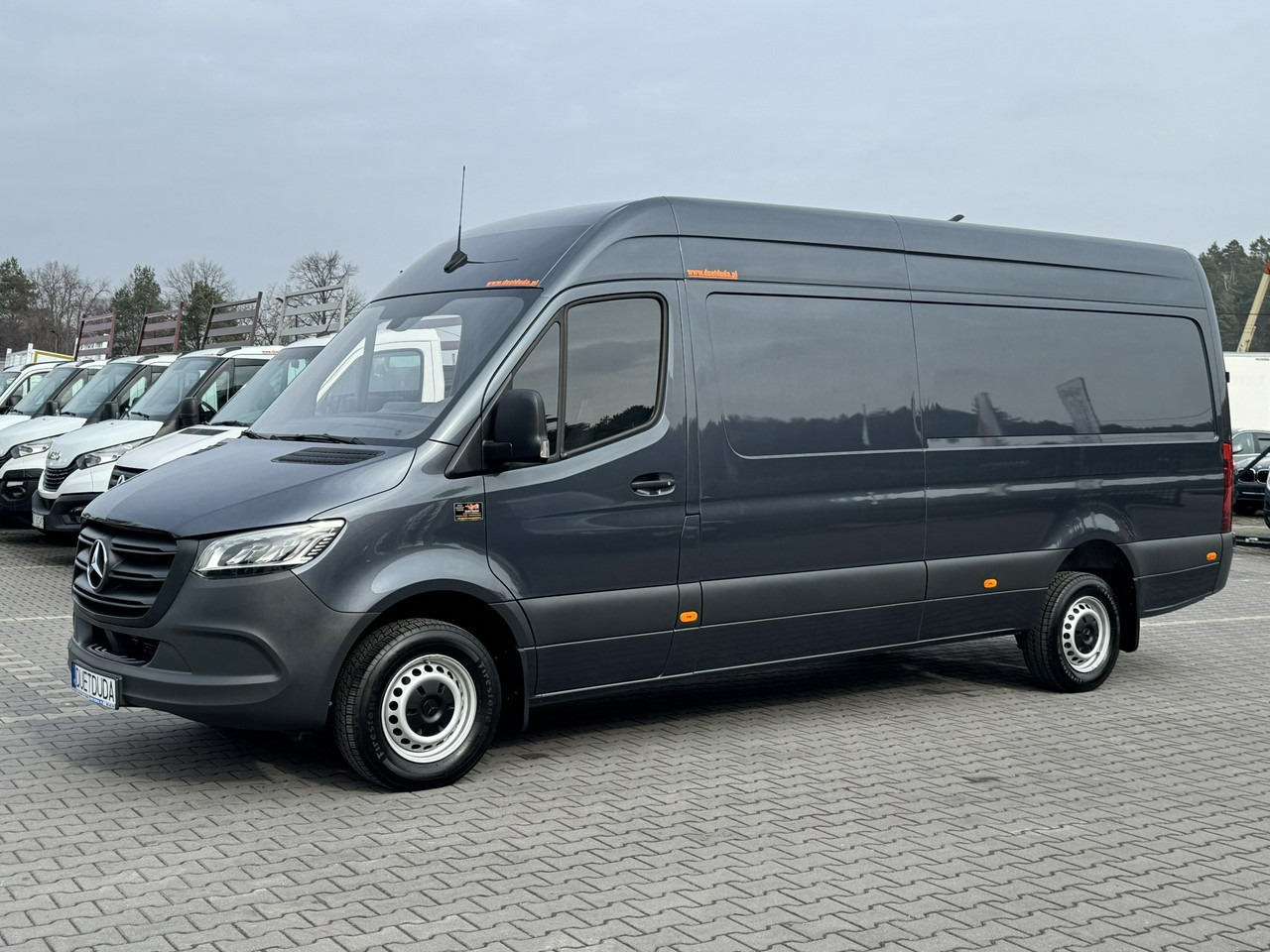 Mercedes 319 - Furgon: 5 kép. Mercedes 319 - Furgon: 5 kép.