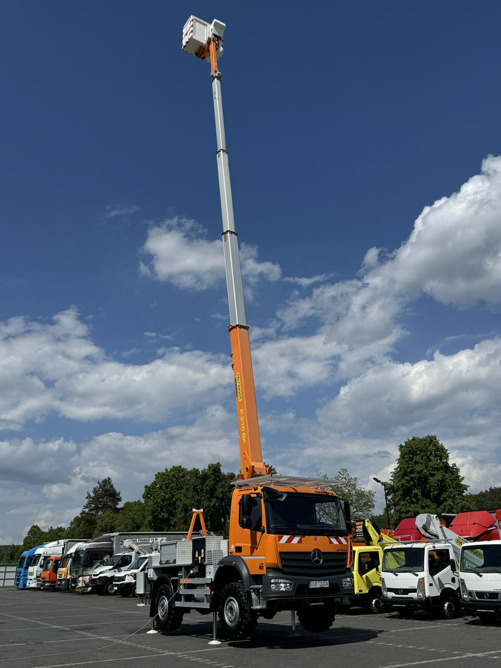 Mercedes Atego 718 E6 4x4 Zwyżka PALFINGER P210 BK Podnośnik Koszowy - Emelőkosaras teherautó: 2 kép. Mercedes Atego 718 E6 4x4 Zwyżka PALFINGER P210 BK Podnośnik Koszowy - Emelőkosaras teherautó: 2 kép.