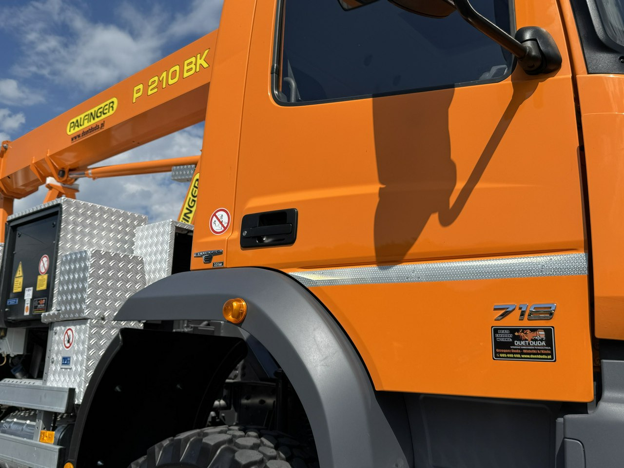 Mercedes Atego 718 E6 4x4 Zwyżka PALFINGER P210 BK Podnośnik Koszowy - Emelőkosaras teherautó: 5 kép. Mercedes Atego 718 E6 4x4 Zwyżka PALFINGER P210 BK Podnośnik Koszowy - Emelőkosaras teherautó: 5 kép.