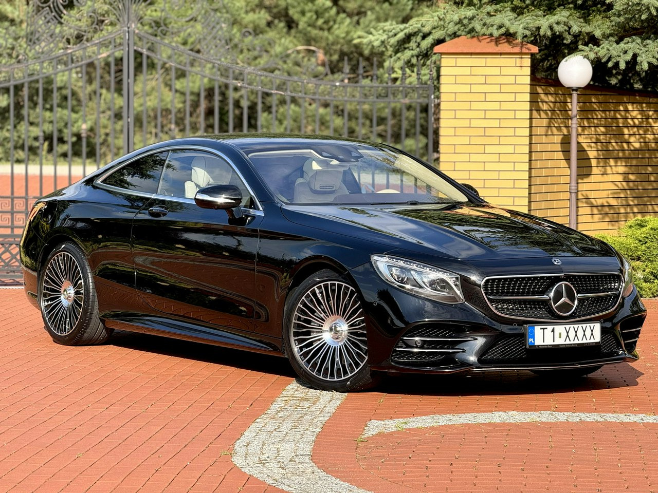 Mercedes S 450 - Szedán: 1 kép. Mercedes S 450 - Szedán: 1 kép.