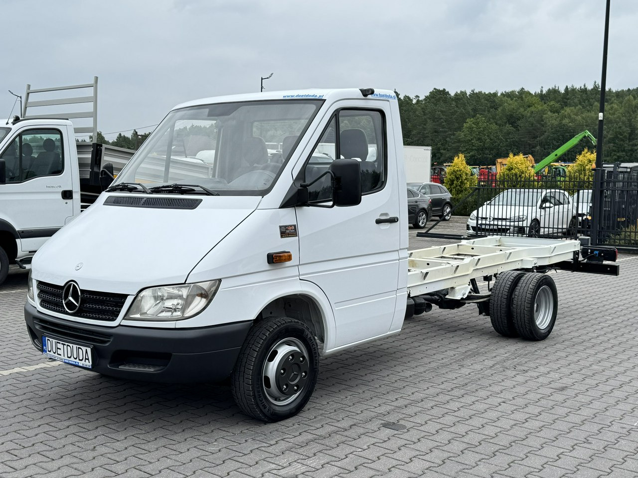 Mercedes Sprinter - Alvaz teherautó: 2 kép. Mercedes Sprinter - Alvaz teherautó: 2 kép.