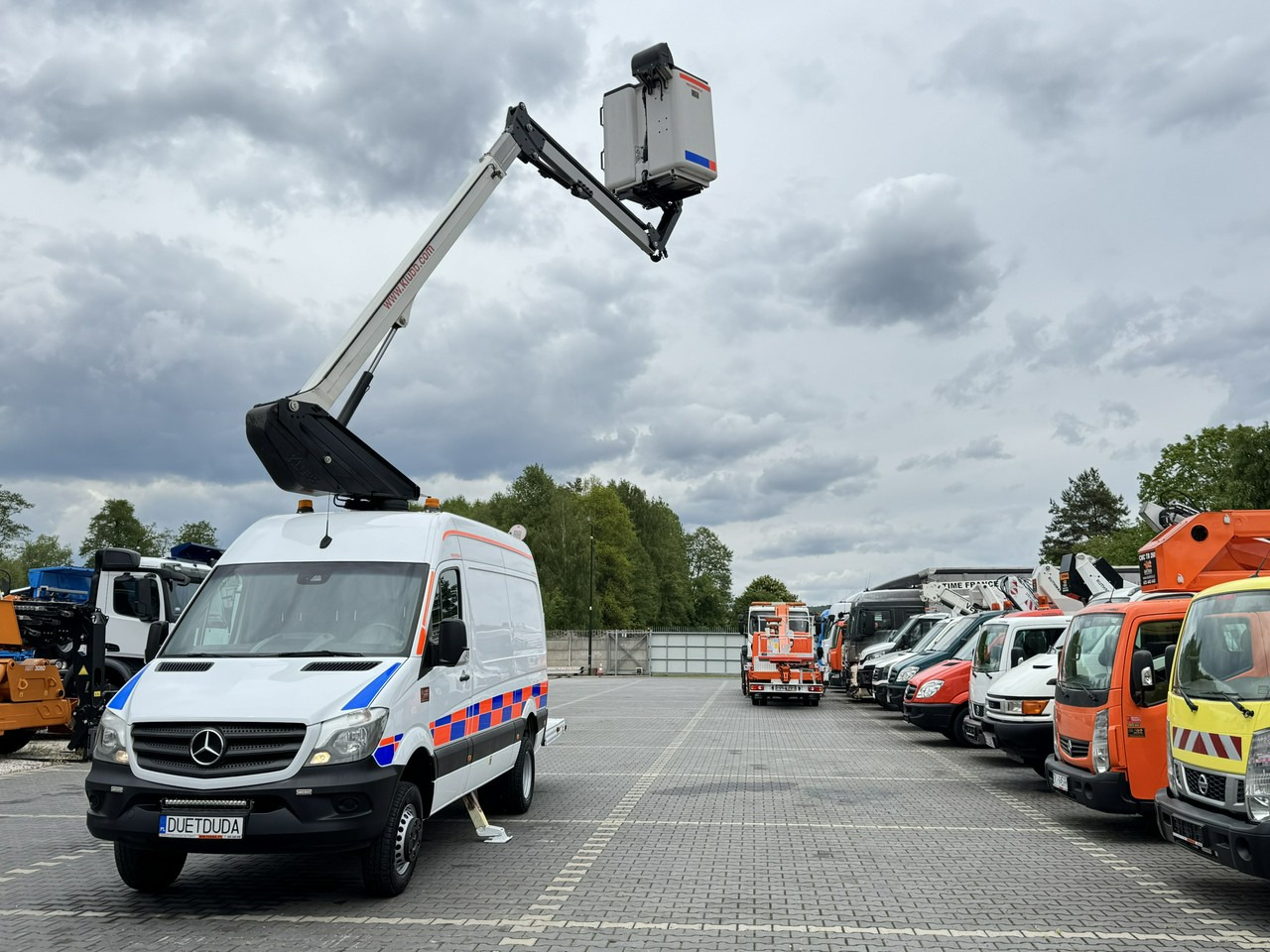 Mercedes Sprinter Zwyżka Podnośnik Koszowy KLUBB K42P UDT WUMAG GSR - Emelőkosaras teherautó: 4 kép. Mercedes Sprinter Zwyżka Podnośnik Koszowy KLUBB K42P UDT WUMAG GSR - Emelőkosaras teherautó: 4 kép.