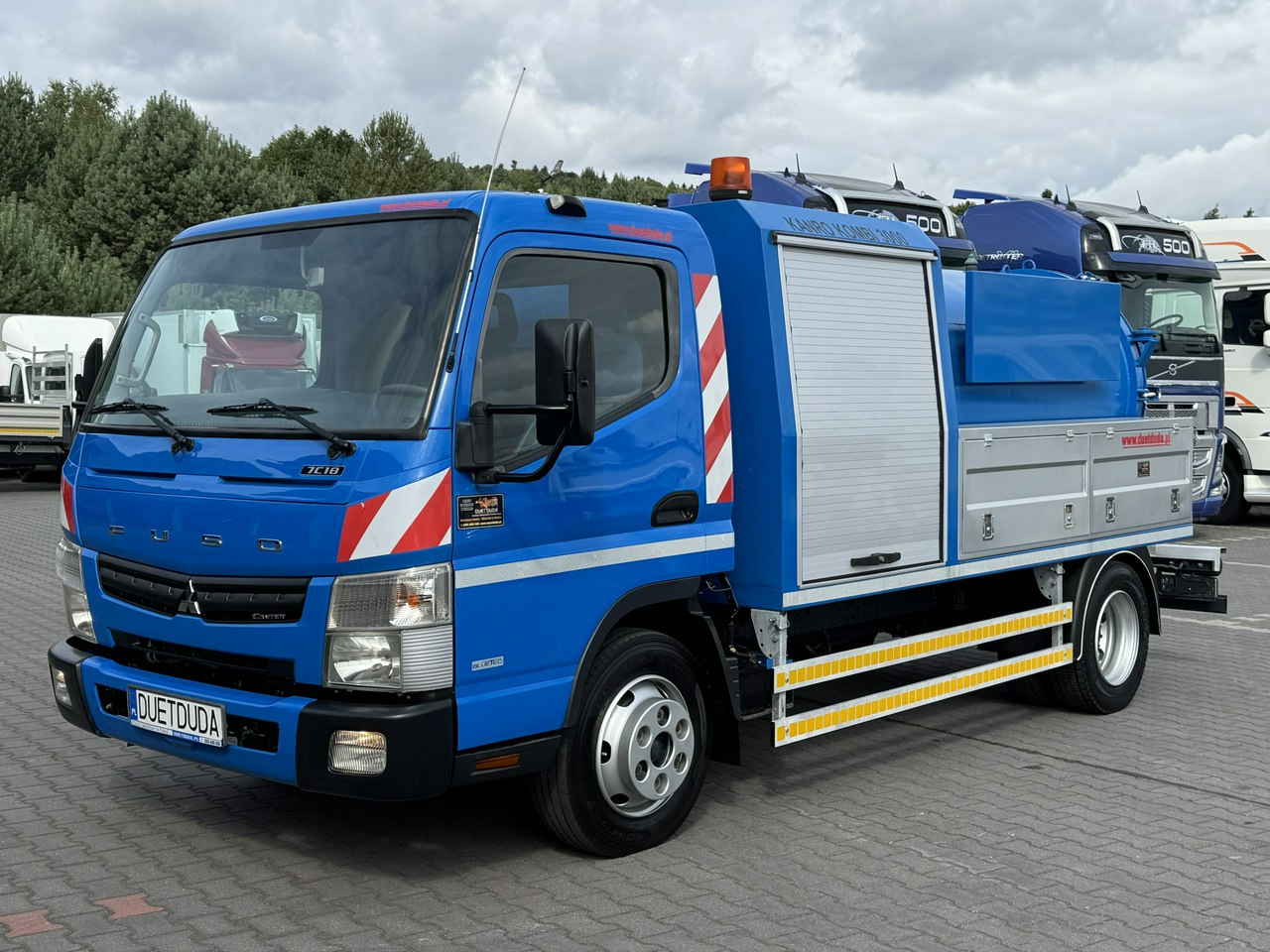 Mitsubishi Canter 7C18 3.0/150 KM Asenizcyjny - Szippantós autó: 2 kép. Mitsubishi Canter 7C18 3.0/150 KM Asenizcyjny - Szippantós autó: 2 kép.