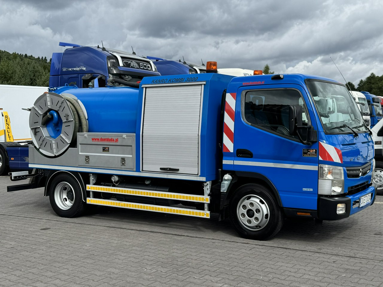Mitsubishi Canter 7C18 3.0/150 KM Asenizcyjny - Szippantós autó: 4 kép. Mitsubishi Canter 7C18 3.0/150 KM Asenizcyjny - Szippantós autó: 4 kép.