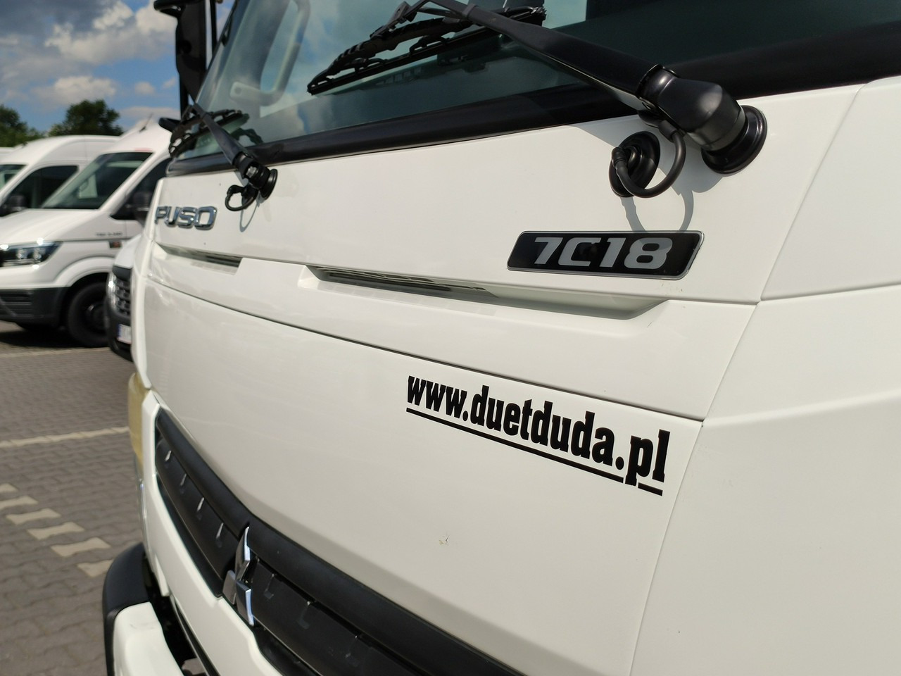 Mitsubishi Canter 7C18 3.0/150 KM Skrzyniowy Automat Klima - Platós teherautó: 4 kép. Mitsubishi Canter 7C18 3.0/150 KM Skrzyniowy Automat Klima - Platós teherautó: 4 kép.