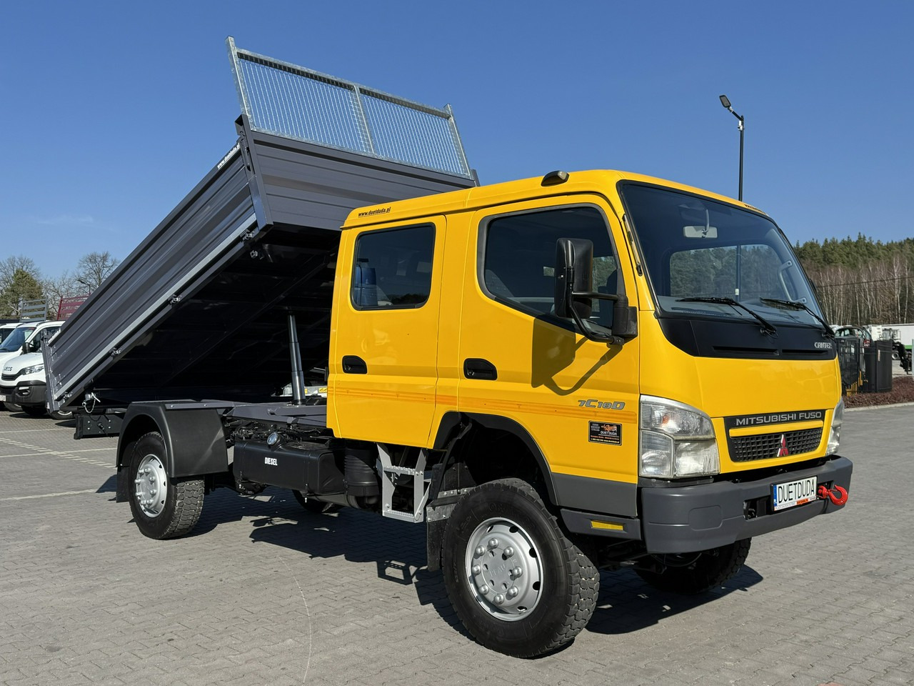 Mitsubishi Canter Fuso 4x4 17C18D 4.9/180KM Wywrotka 3-stronna - Billenőplatós teherautó: 2 kép. Mitsubishi Canter Fuso 4x4 17C18D 4.9/180KM Wywrotka 3-stronna - Billenőplatós teherautó: 2 kép.
