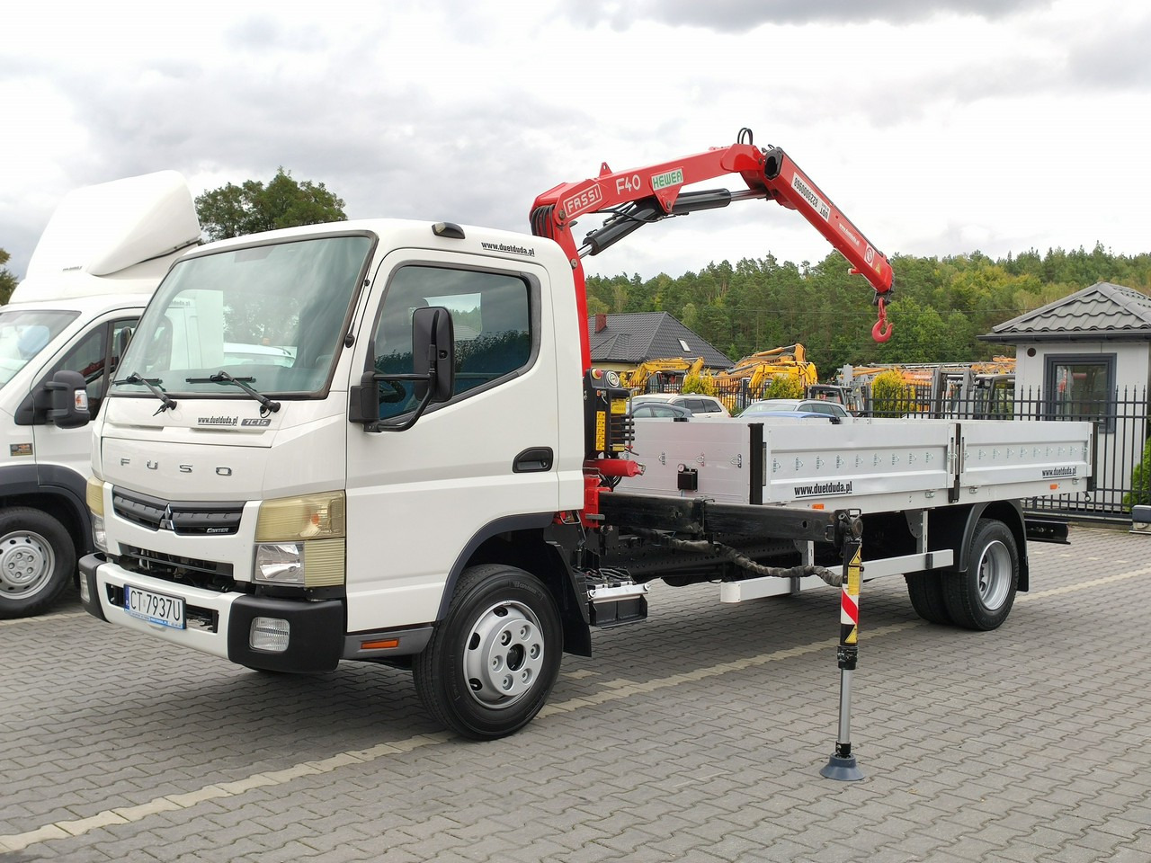 Mitsubishi Canter Fuso 7C15 3.0/150KM HDS FASSI F40 UNIKAT Super Stan !!! - Platós teherautó, Darus autó: 2 kép. Mitsubishi Canter Fuso 7C15 3.0/150KM HDS FASSI F40 UNIKAT Super Stan !!! - Platós teherautó, Darus autó: 2 kép.