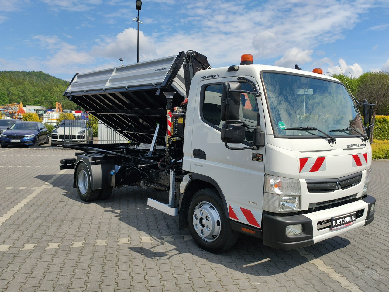 Mitsubishi Canter Fuso 9C18 3.0/180KM Automat, HDS FASSI F30 Wywrotka 3-str - Billenőplatós teherautó, Darus autó: 4 kép. Mitsubishi Canter Fuso 9C18 3.0/180KM Automat, HDS FASSI F30 Wywrotka 3-str - Billenőplatós teherautó, Darus autó: 4 kép.