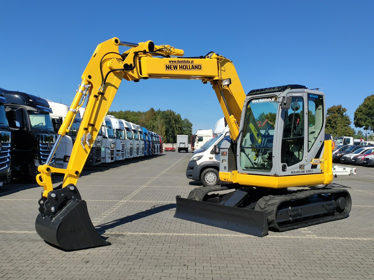 New Holland E90B SR -2 Gąsienicowa 10ton - Minikotró: 1 kép. New Holland E90B SR -2 Gąsienicowa 10ton - Minikotró: 1 kép.