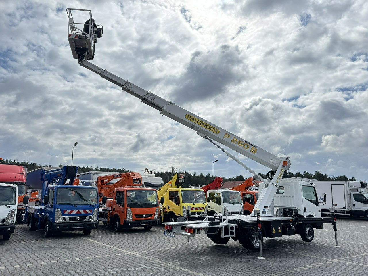 Nissan Cabstar lízing Nissan Cabstar: 22 kép.