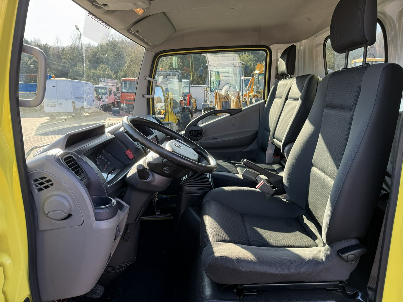 Nissan Cabstar lízing Nissan Cabstar: 24 kép.