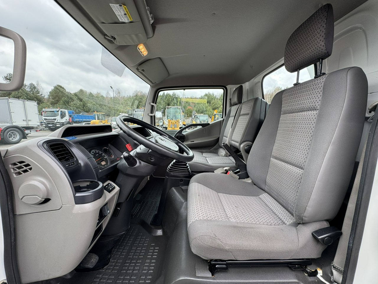Nissan Cabstar lízing Nissan Cabstar: 26 kép.