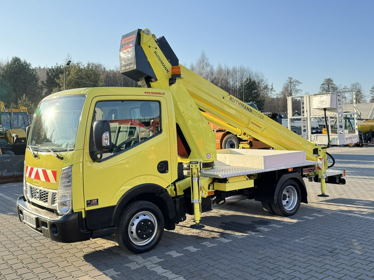 Nissan Cabstar lízing Nissan Cabstar: 12 kép.