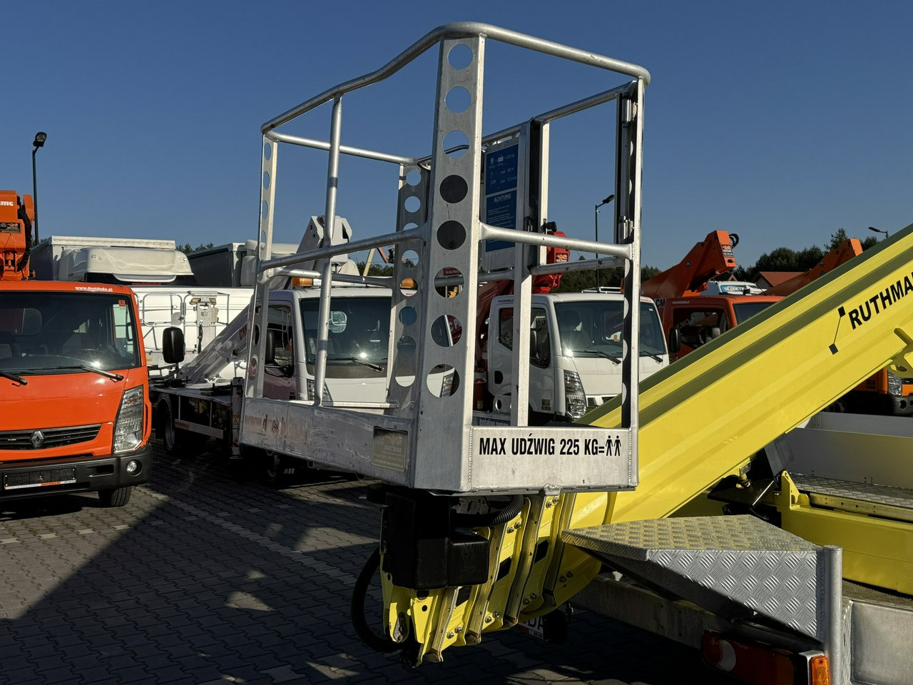 Nissan Cabstar lízing Nissan Cabstar: 16 kép.