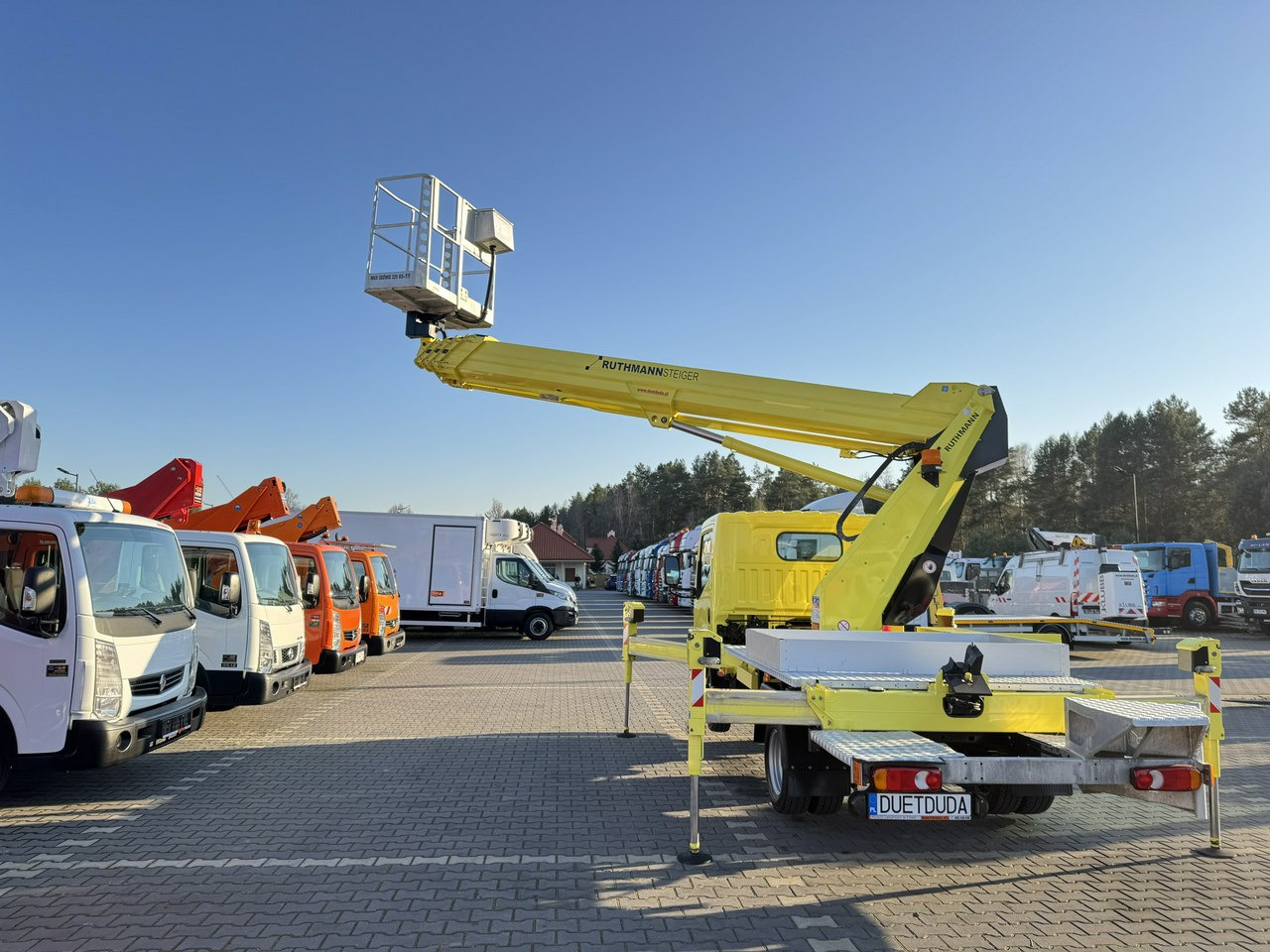 Nissan Cabstar lízing Nissan Cabstar: 23 kép.