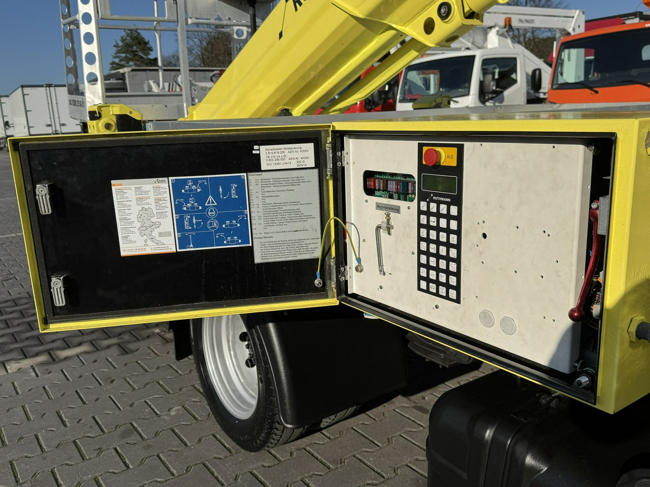 Nissan Cabstar lízing Nissan Cabstar: 11 kép.