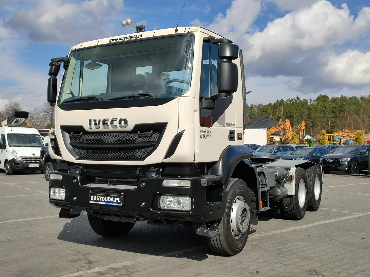 Iveco Trakker 26.410 6x4 Manual Mały Przebieg tylko-46000km - Nyergesvontató: 4 kép. Iveco Trakker 26.410 6x4 Manual Mały Przebieg tylko-46000km - Nyergesvontató: 4 kép.