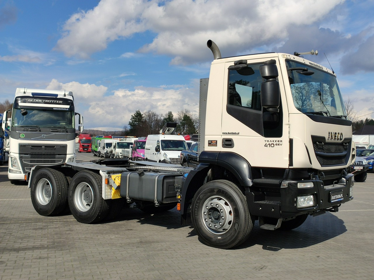 Iveco Trakker 26.410 6x4 Manual Mały Przebieg tylko-46000km - Nyergesvontató: 5 kép. Iveco Trakker 26.410 6x4 Manual Mały Przebieg tylko-46000km - Nyergesvontató: 5 kép.