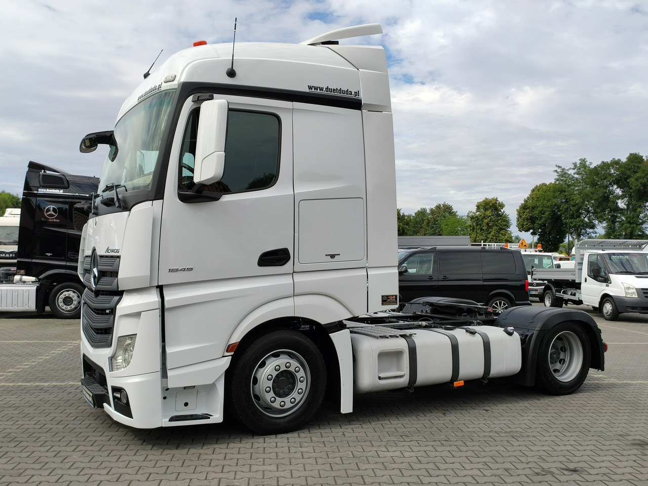 Mercedes ACTROS 1845 Euro 6 Low Deck Mega !!! - Nyergesvontató: 5 kép. Mercedes ACTROS 1845 Euro 6 Low Deck Mega !!! - Nyergesvontató: 5 kép.