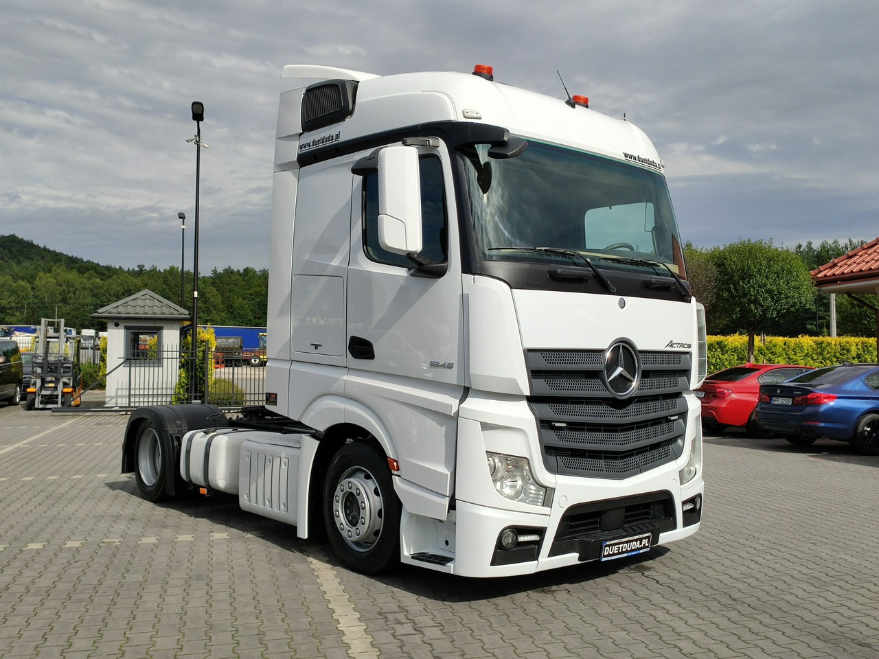 Mercedes ACTROS 1845 Euro 6 Low Deck Mega !!! - Nyergesvontató: 3 kép. Mercedes ACTROS 1845 Euro 6 Low Deck Mega !!! - Nyergesvontató: 3 kép.
