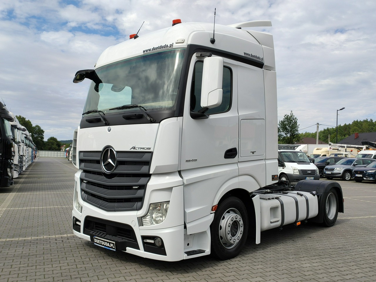 Mercedes ACTROS 1845 Euro 6 Low Deck Mega !!! - Nyergesvontató: 2 kép. Mercedes ACTROS 1845 Euro 6 Low Deck Mega !!! - Nyergesvontató: 2 kép.