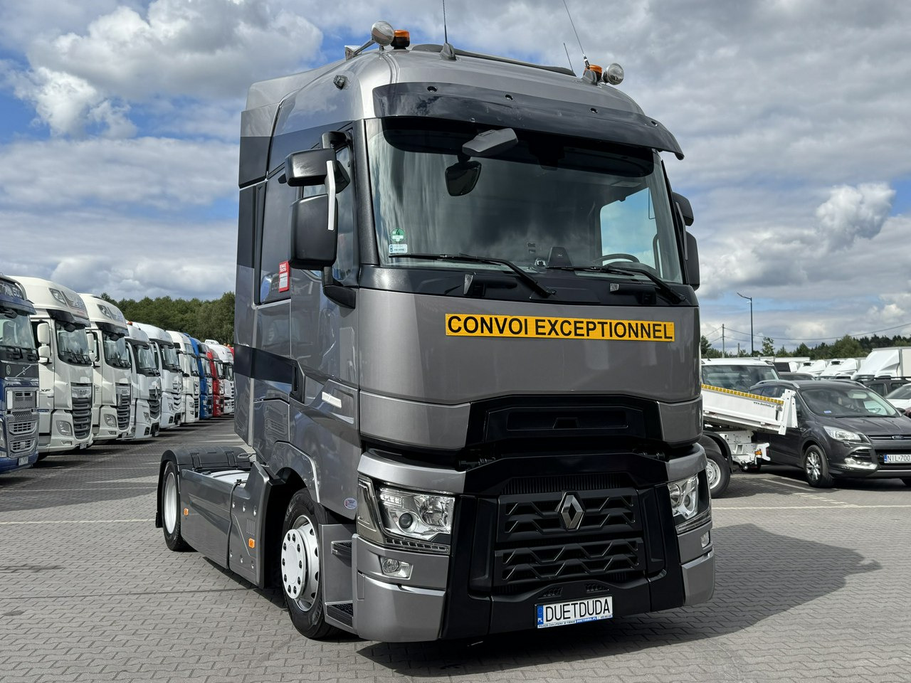 Renault Gama T 520 HIGH CAB Silnik 13litrów Euro 6 Low deck - Nyergesvontató: 3 kép. Renault Gama T 520 HIGH CAB Silnik 13litrów Euro 6 Low deck - Nyergesvontató: 3 kép.