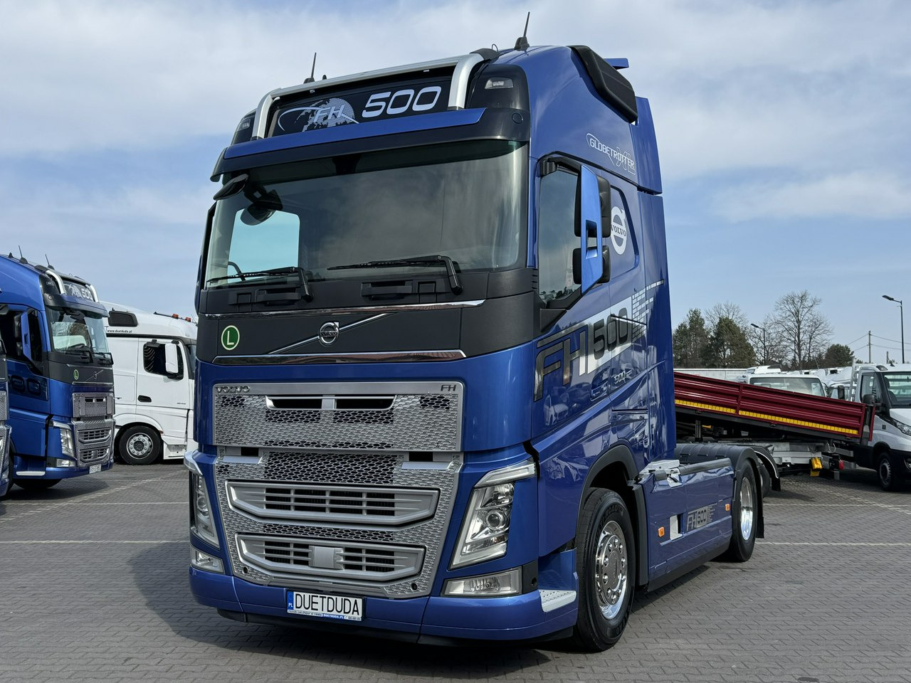 Volvo FH4 500 E6 Standard Globetrotter XL Alufelgi - Nyergesvontató: 4 kép. Volvo FH4 500 E6 Standard Globetrotter XL Alufelgi - Nyergesvontató: 4 kép.
