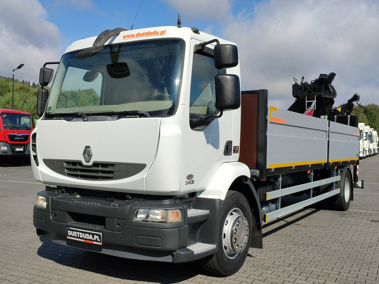 Renault Midlum 180.240DXI + HDS HYVA HB170E2 Udzwig 3.6Tony - Platós teherautó, Darus autó: 5 kép. Renault Midlum 180.240DXI + HDS HYVA HB170E2 Udzwig 3.6Tony - Platós teherautó, Darus autó: 5 kép.