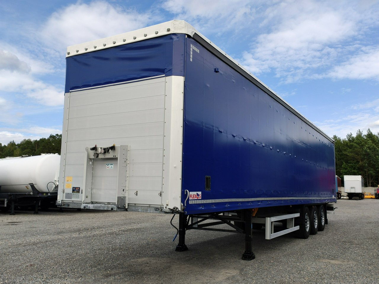 Schmitz Cargobull Firana Szybki Załadunek Idealna Do Piwa Wody ITP... - Ponyvás félpótkocsi: 3 kép. Schmitz Cargobull Firana Szybki Załadunek Idealna Do Piwa Wody ITP... - Ponyvás félpótkocsi: 3 kép.