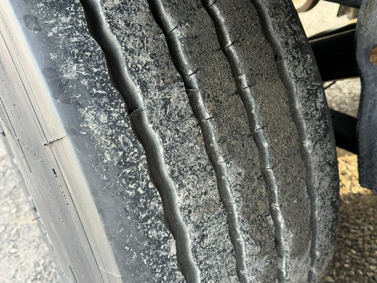 Ponyvás félpótkocsi Schmitz Cargobull Standard Rama Ocynk Oś podnoszona Grudzień 2019r: 16 kép. Ponyvás félpótkocsi Schmitz Cargobull Standard Rama Ocynk Oś podnoszona Grudzień 2019r: 16 kép.